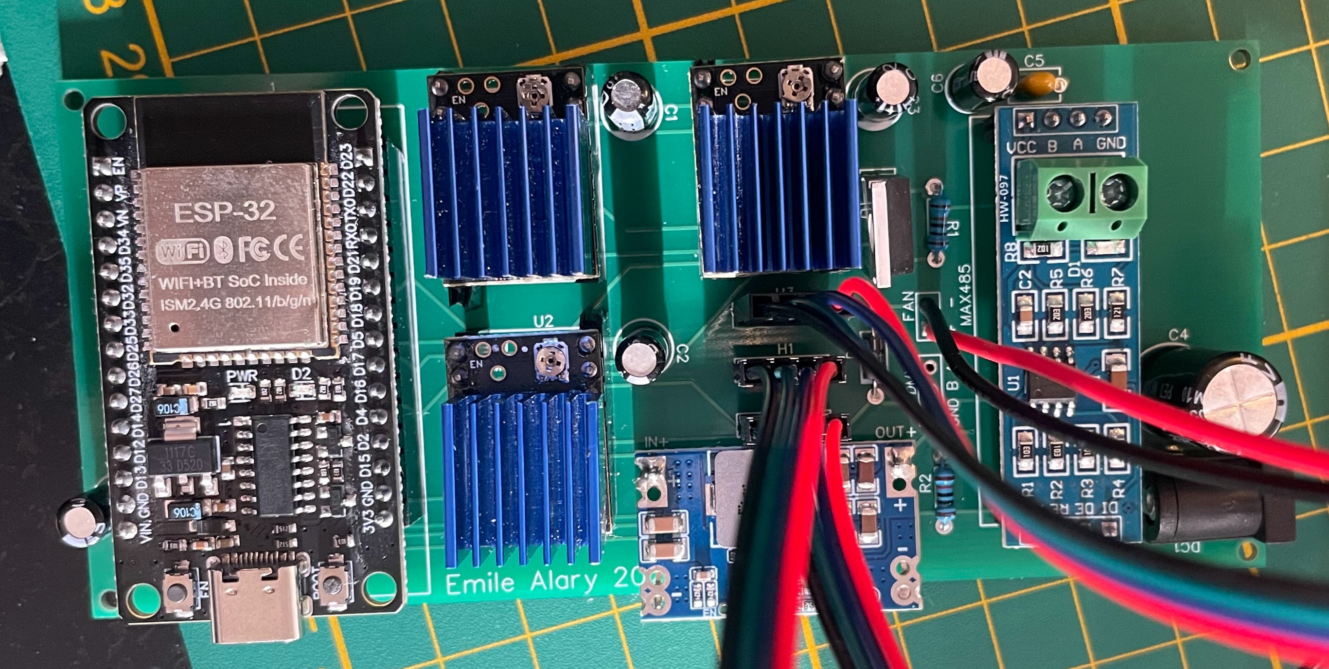 Carte de contrôle 3 axes — photo réelle